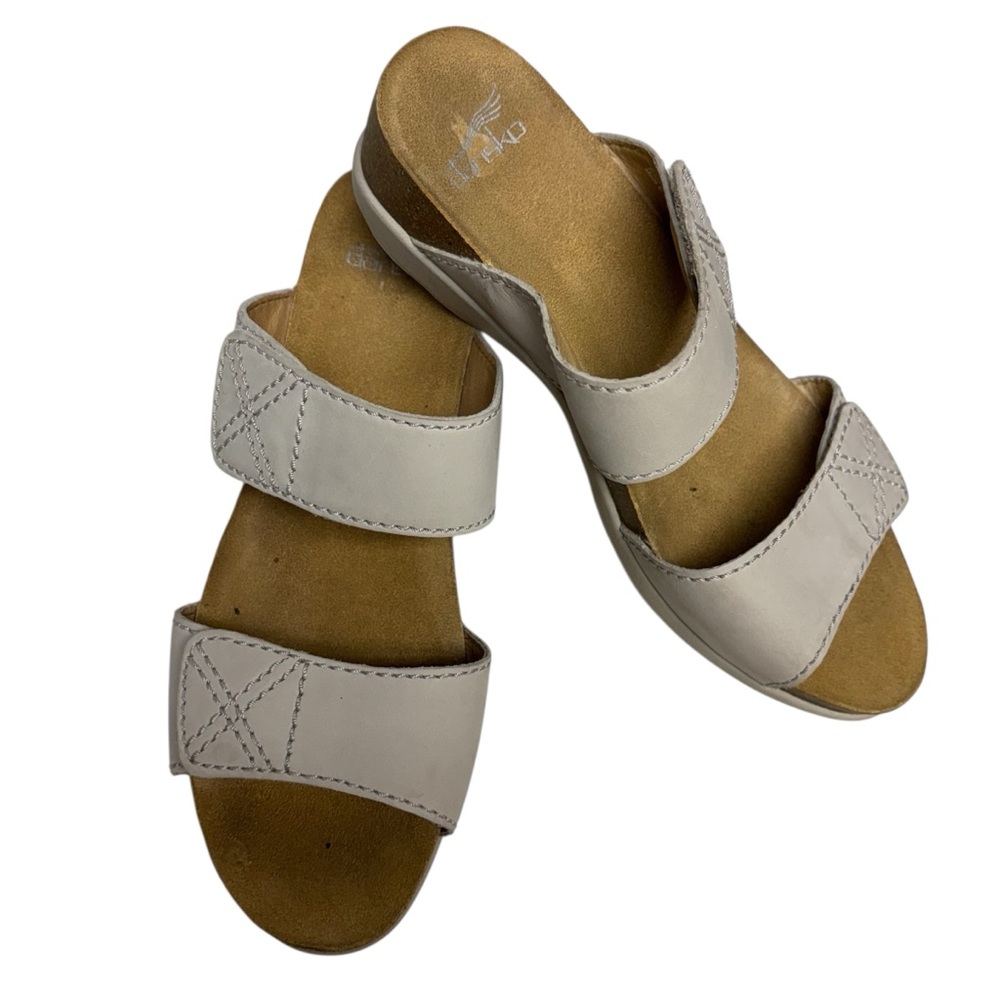 Dansko  Cream Sandals Minimalist Slip-On Design size 41